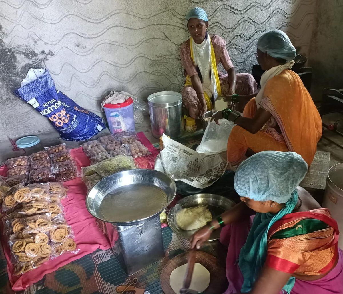 SHG Women Celebrate Profitable Diwali