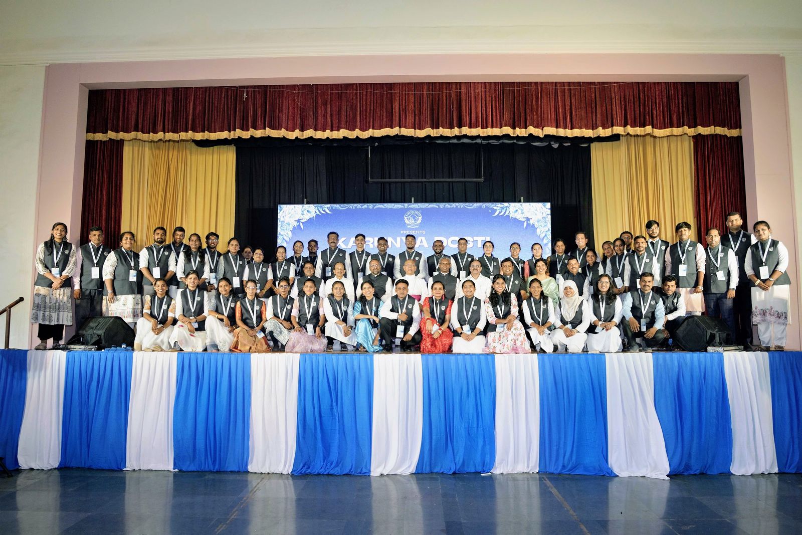 Karunya Trust staff and volunteers together